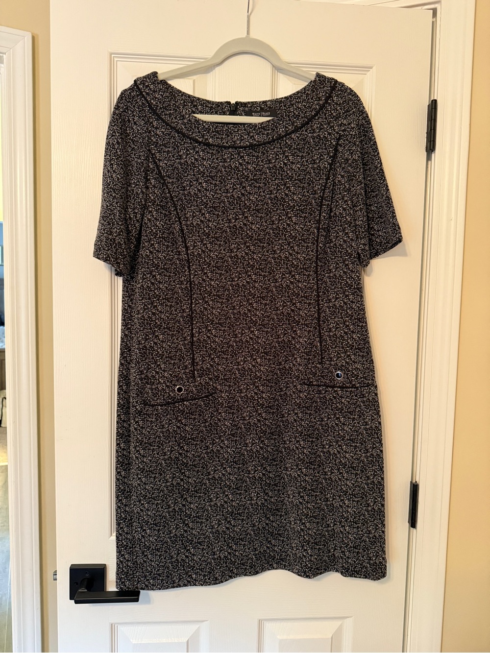 White House Black Market Black and White Short Sleeve Shift Dress